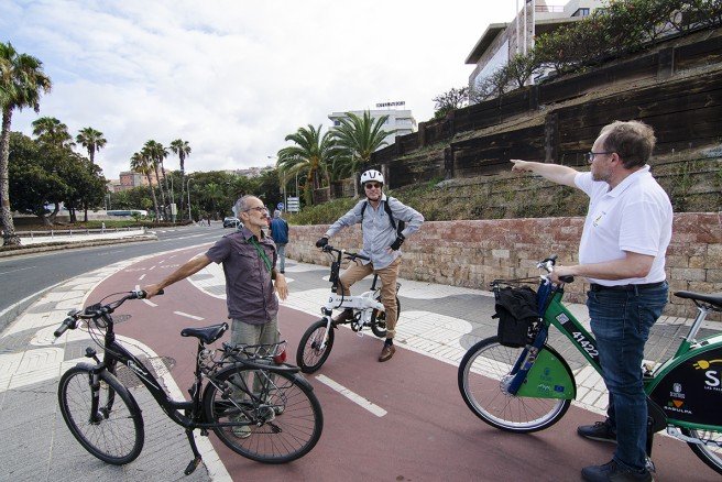 José Eduardo Ramírez mantiene un encuentro con el colectivo ‘Las Palmas en Bici’ para abordar futuras actuaciones de movilidad